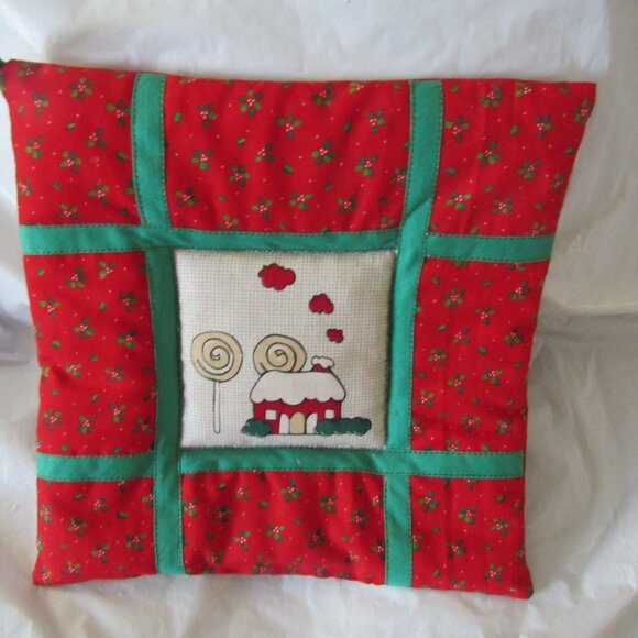 Christmas Hot Plate Pillow. - Picture 3 of 3